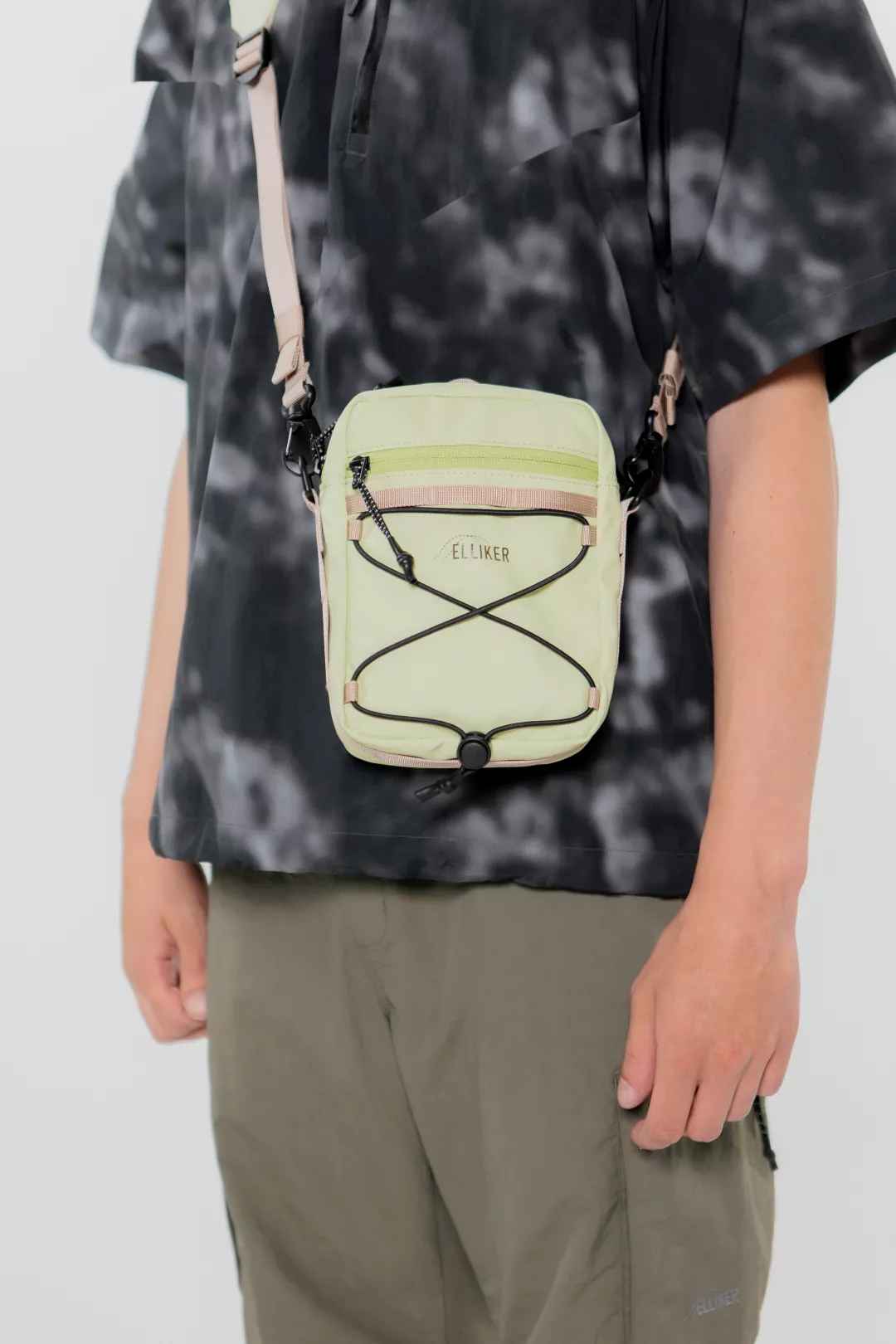 model-(34014-lime-front)-(40166-grphite-side)