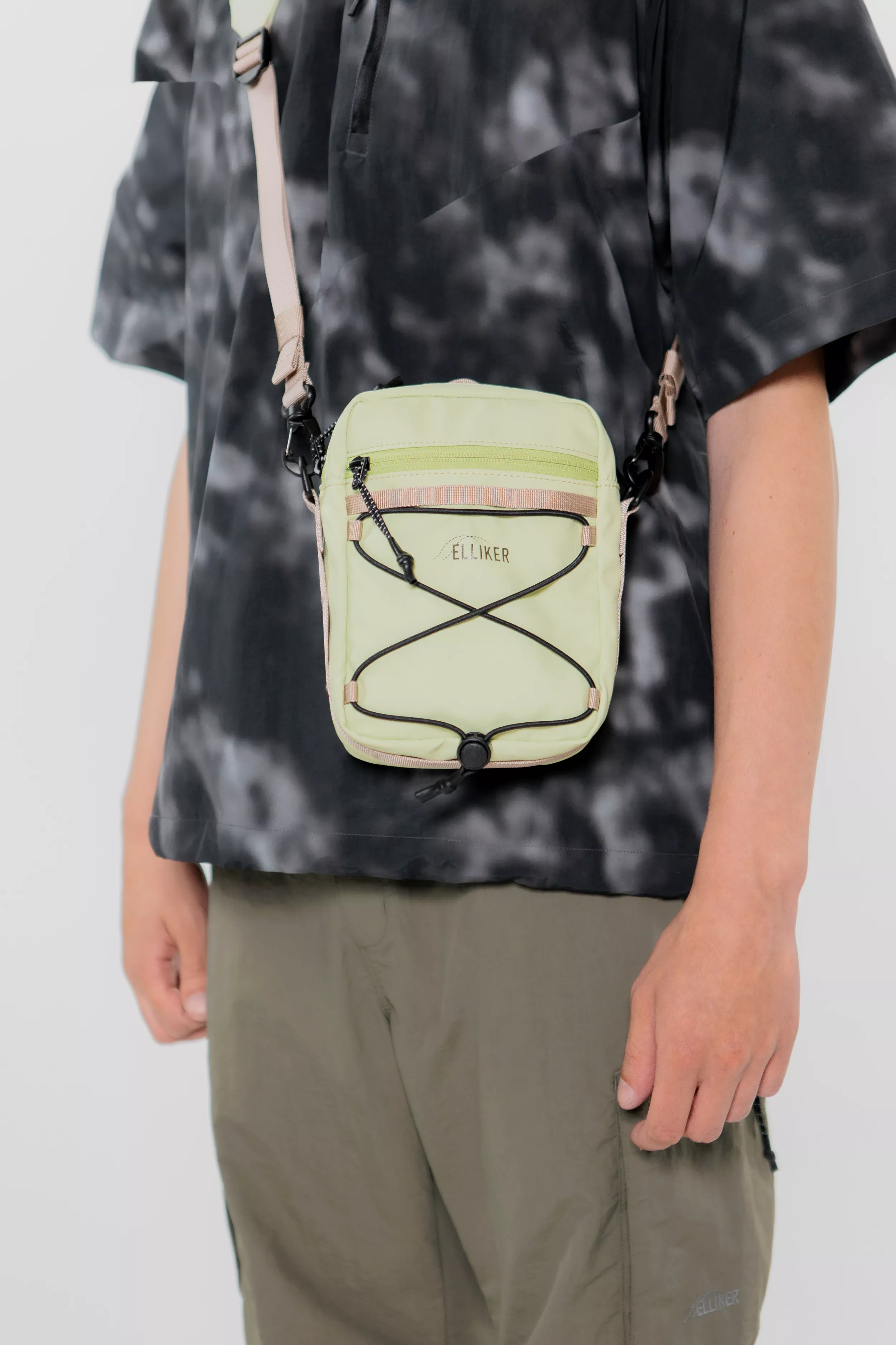 model-(34014-lime-front)-(40166-grphite-side)