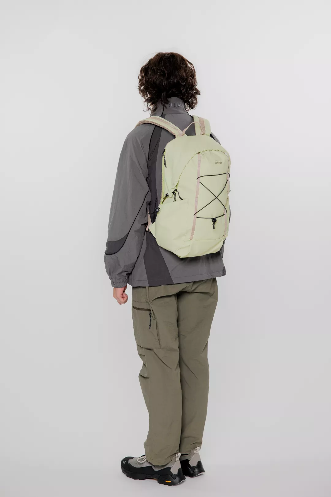 model-(40173-slate-back)-(40178-ivygrn-back)-(34000-lime-side)