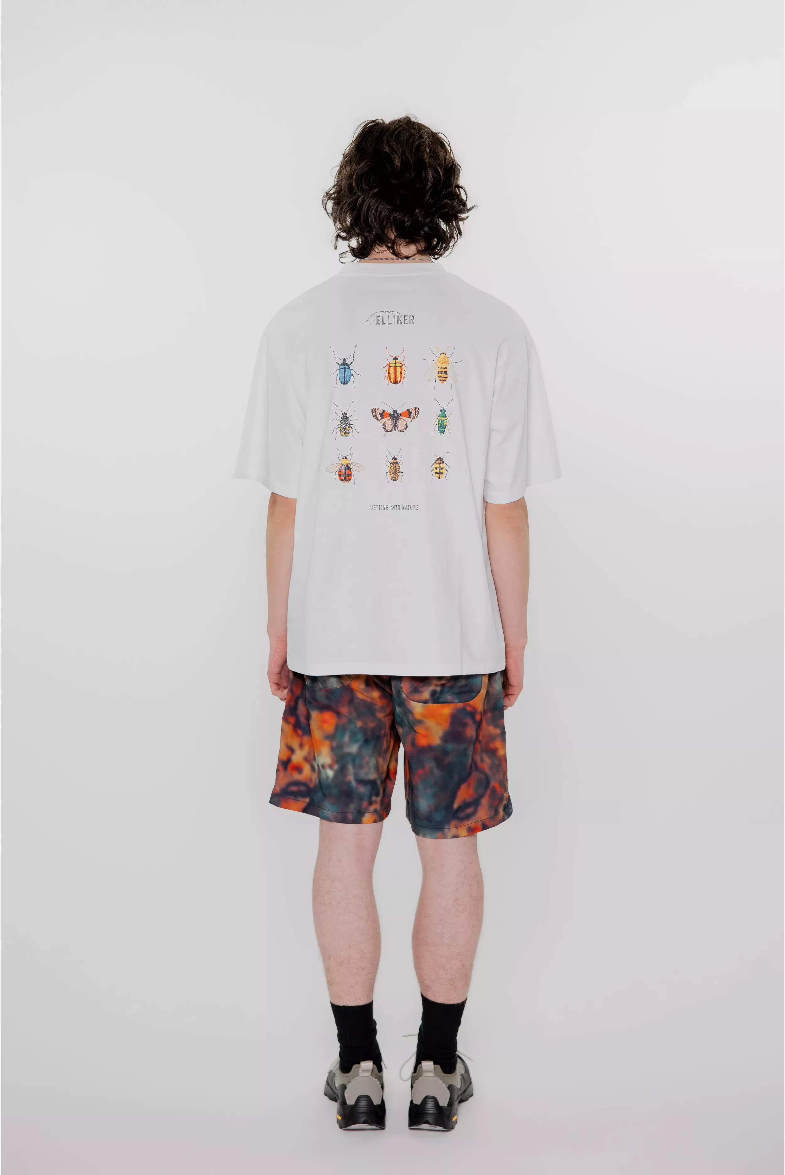 model-(40155-white-back)-(40179-peat-back)