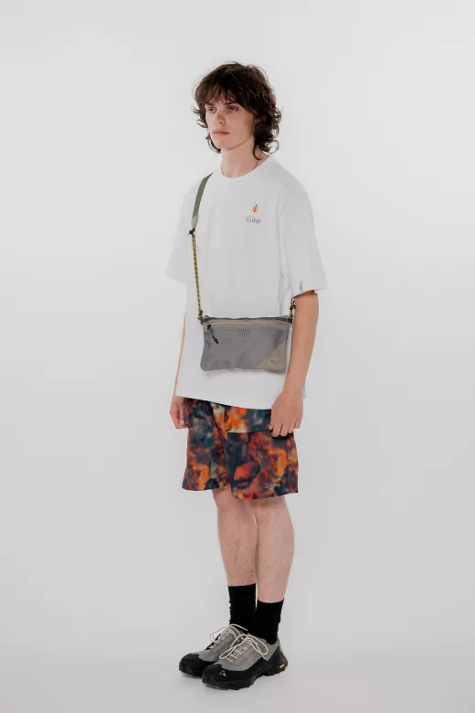 34055-black-front Model