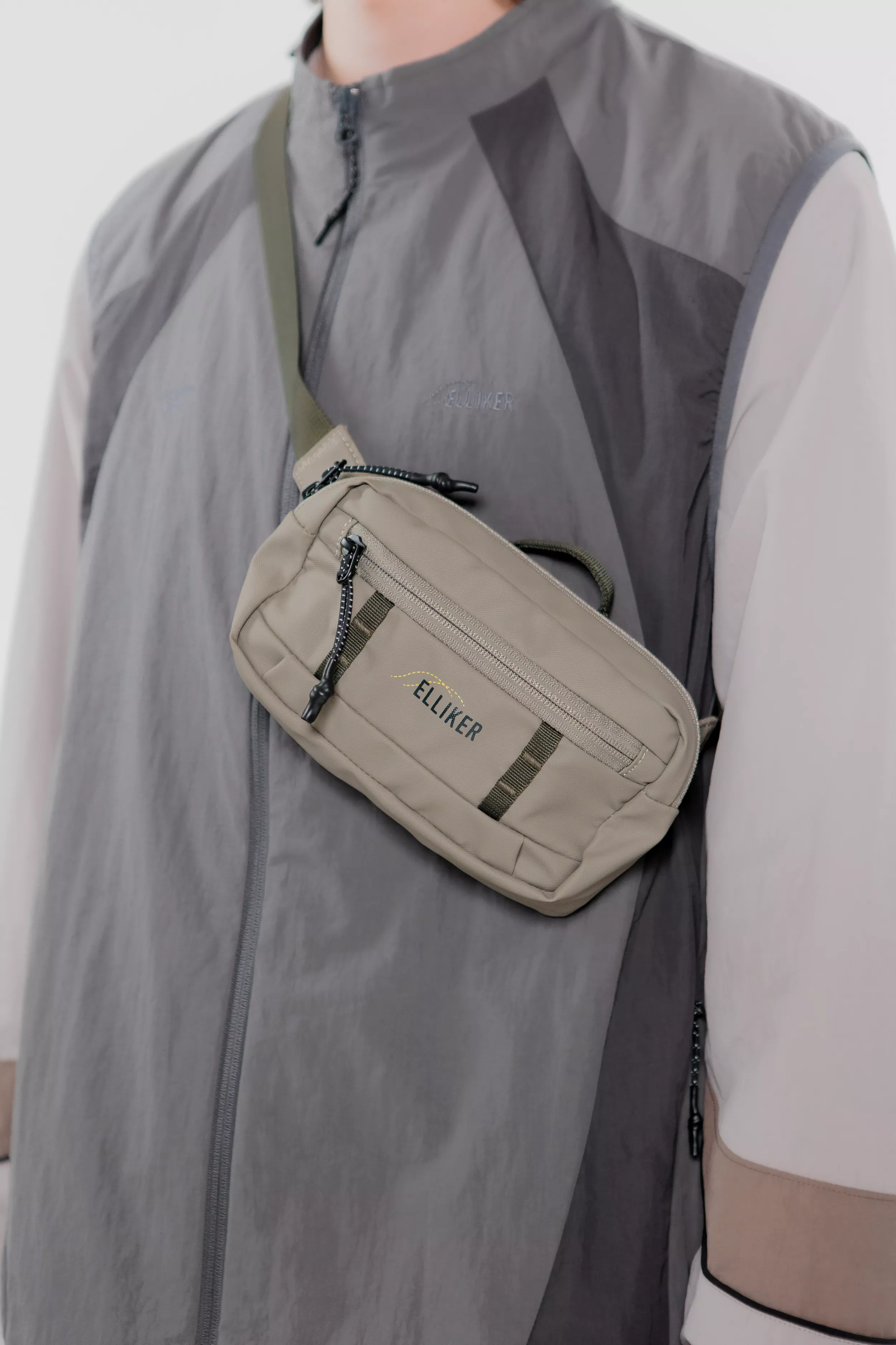 model-(34015-taupe-front)-(40172-slate-side)