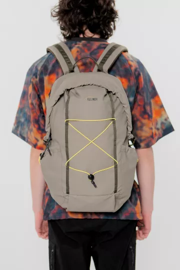 model-(34000-taupe-back)