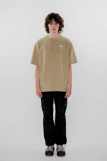 model-(40167-taupe-front)-(40178-black-front)