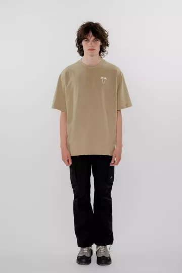 model-(40167-taupe-front)-(40178-black-front)