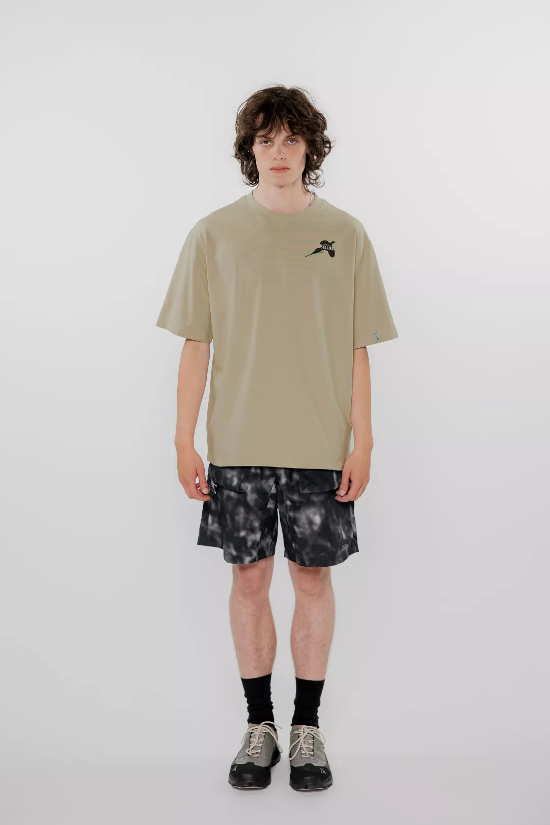 model-(40164-beige-front)-(40179-grphite-front)