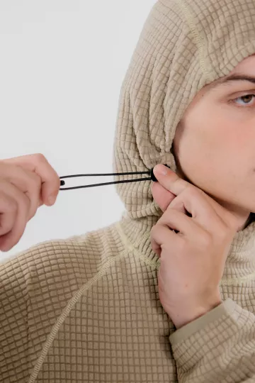 model-(40171-taupe-detail)