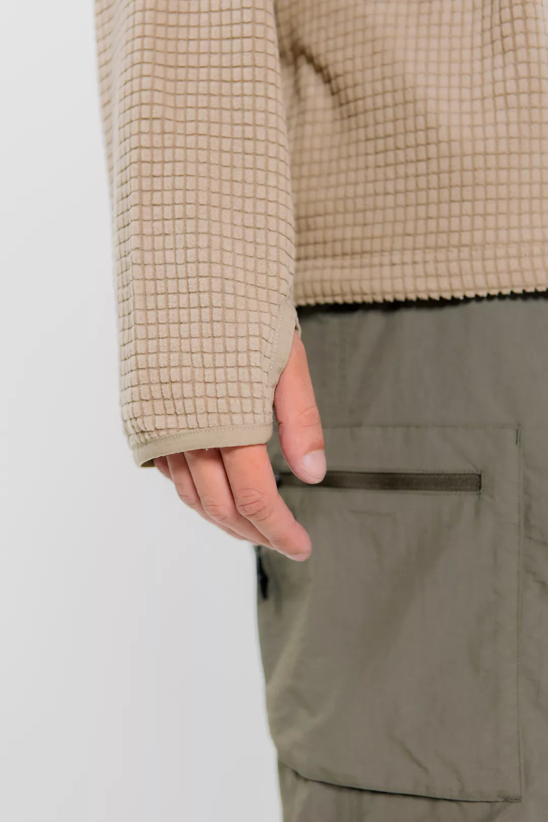 model-(40171-taupe-detail)-1