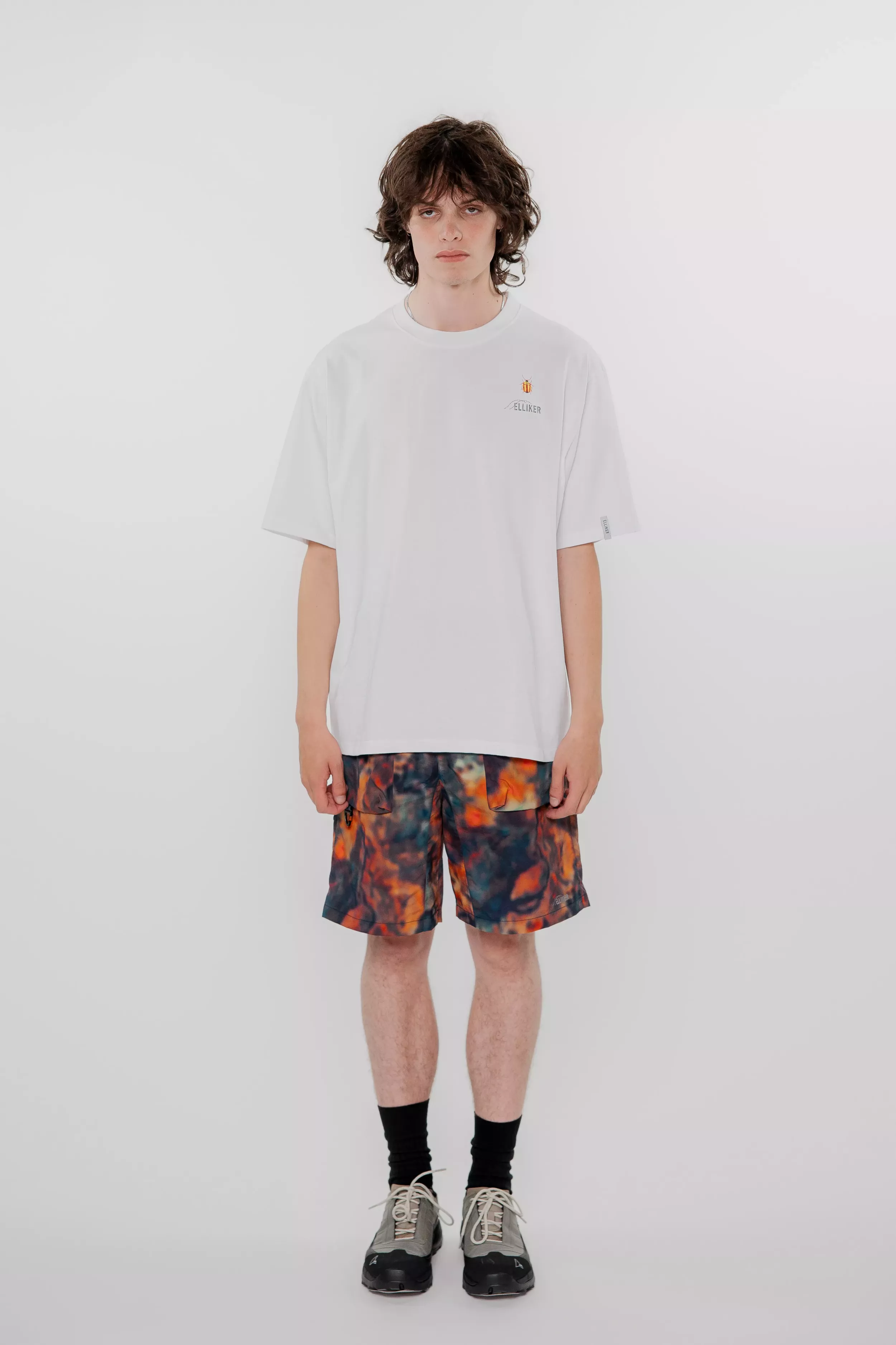 model-(40155-white-front)-(40179-peat-front)