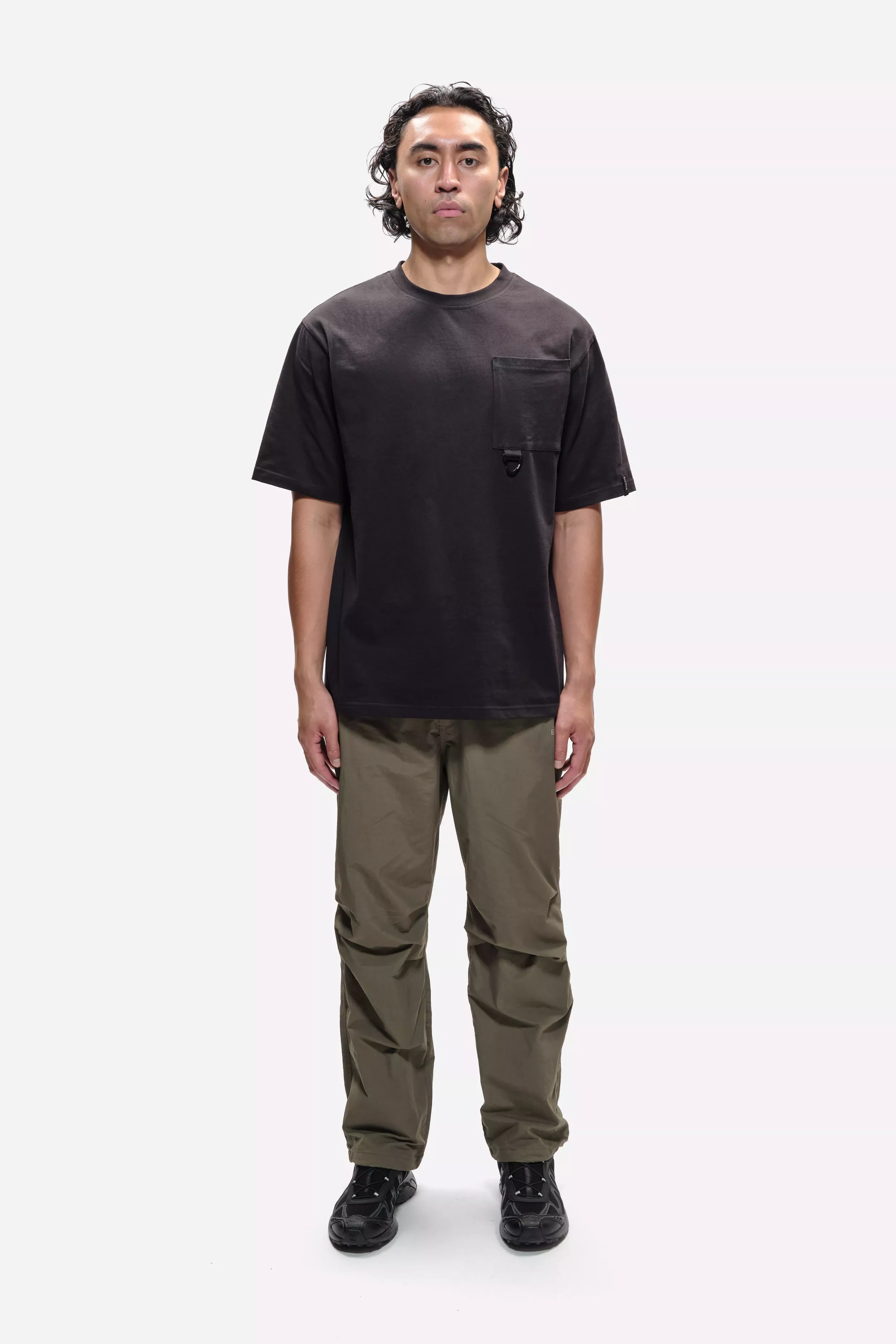 model-(40157-black-front)-(40148-khaki-front)