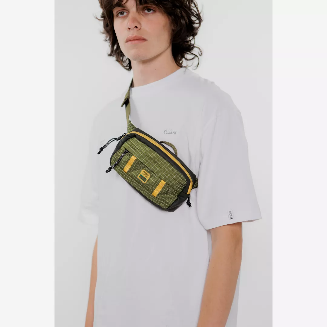 model-(40154-white-front)-(34067-grn_yellow-front)
