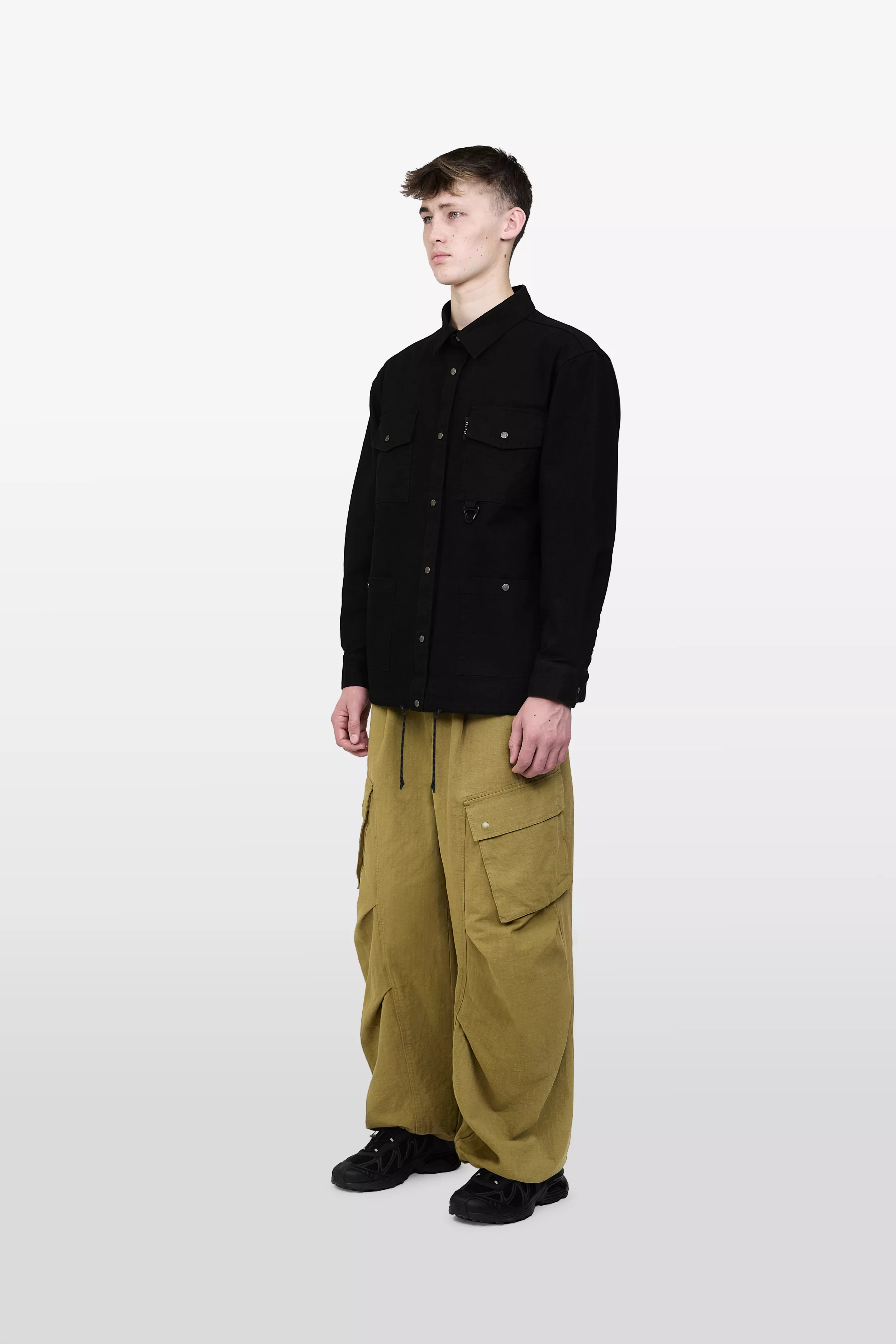 model-(40197-black-side)-(40194-olive-side)