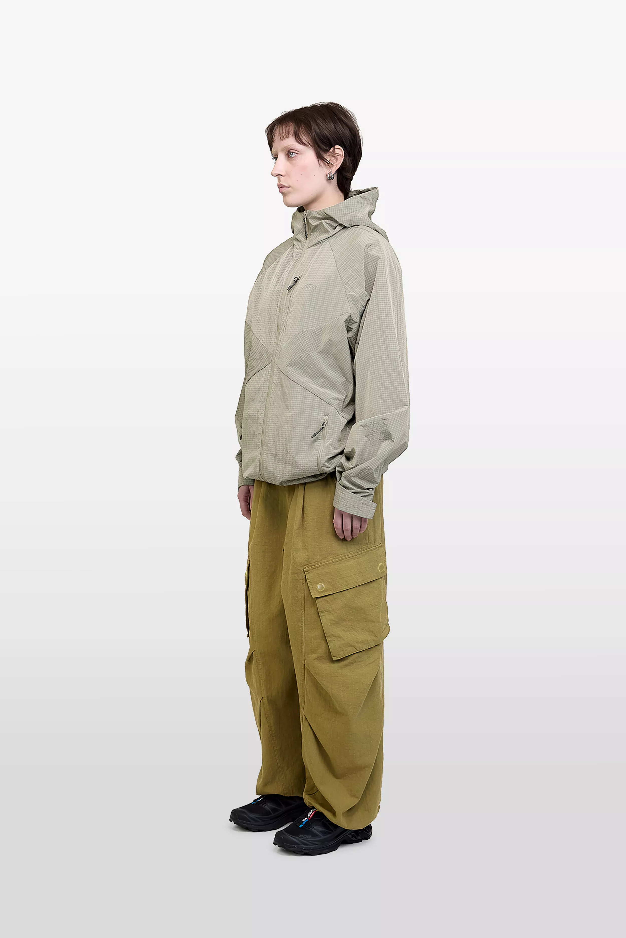 model-(40195-stone-side)-(40194-olive-side)