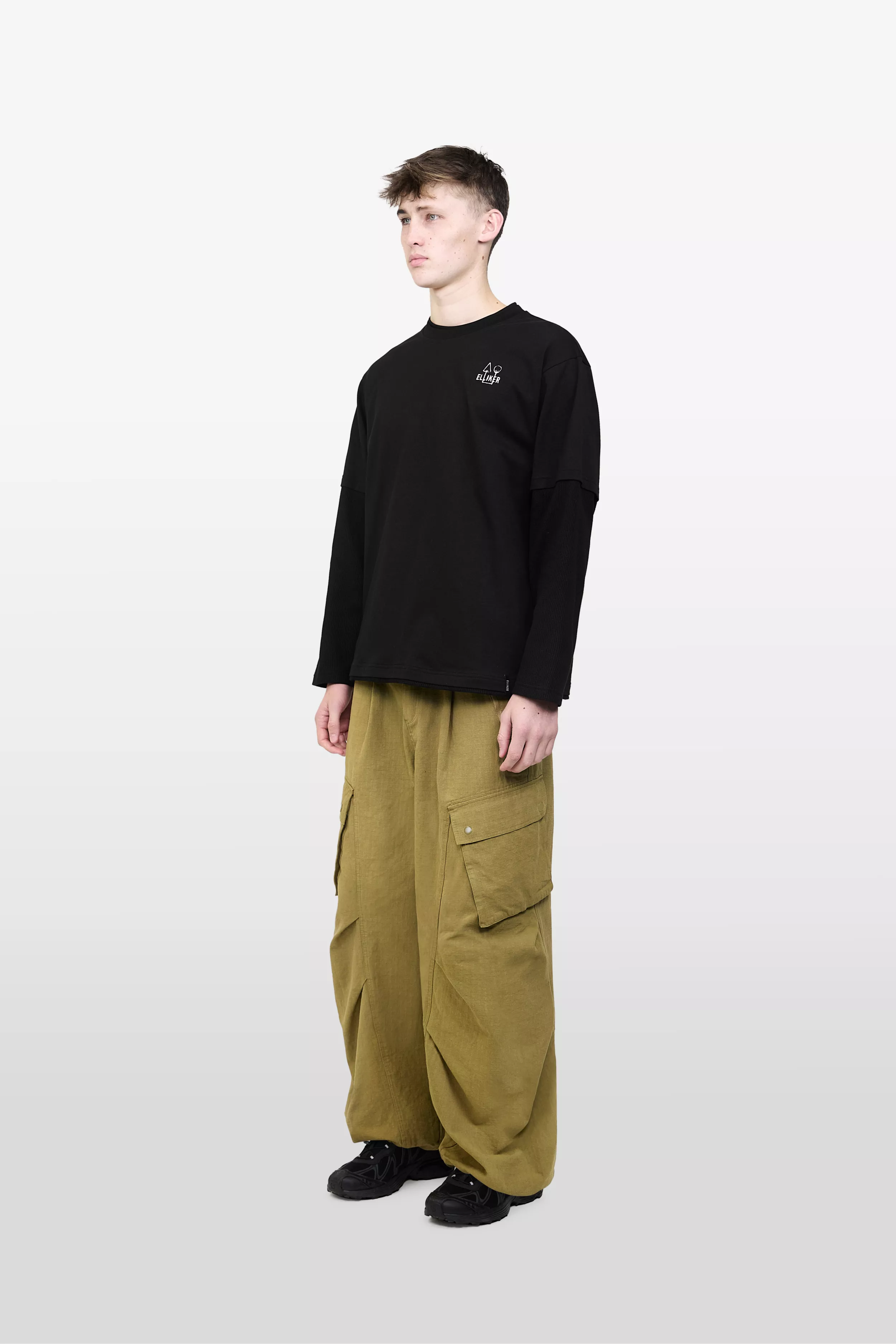 model-(40192-black-side)-(40194-olive-side)