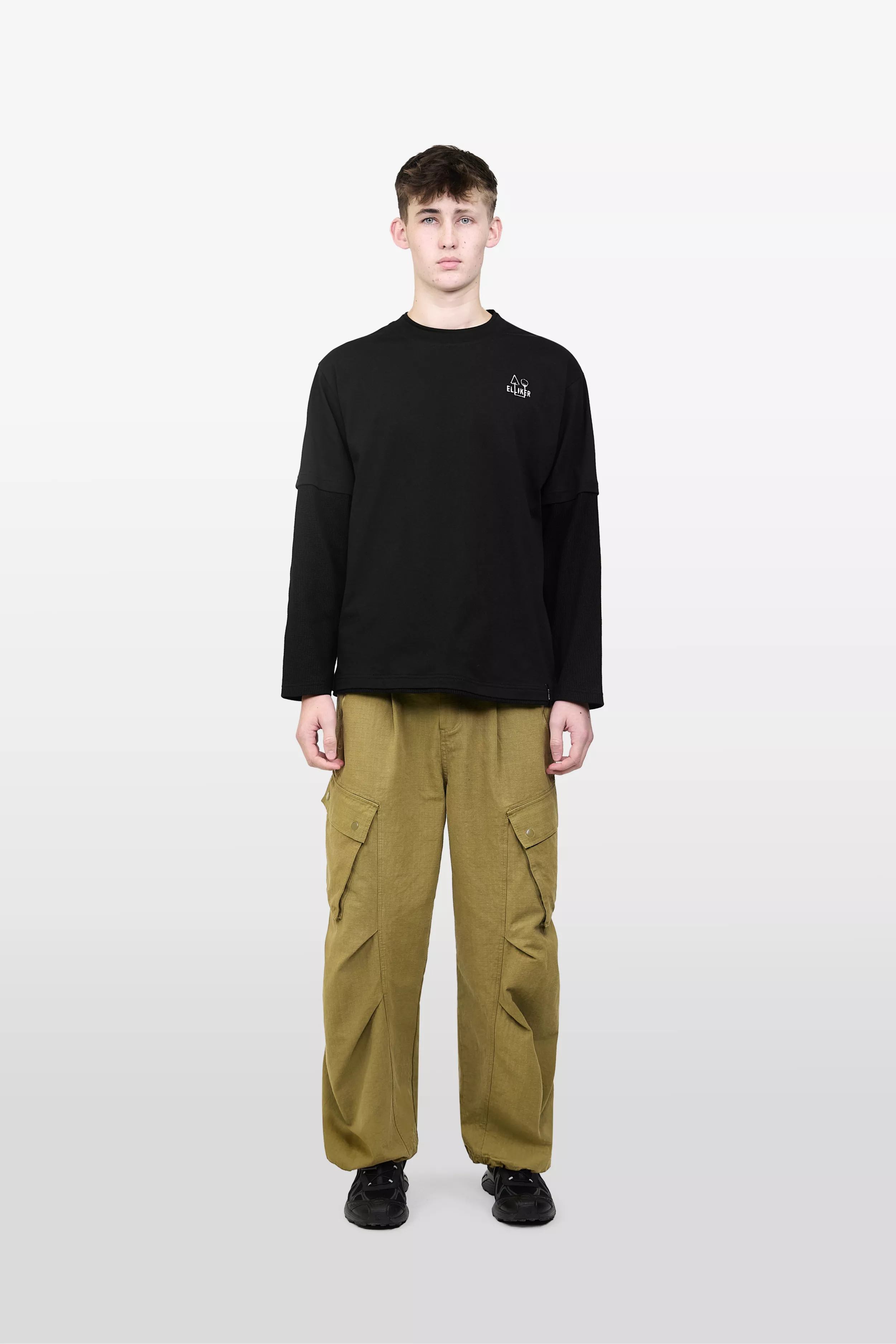 model-(40192-black-front)-(40194-olive-front)