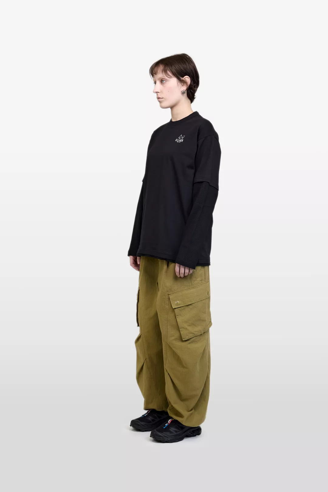 model-(40192-black-side)-(40194-olive-side)-1
