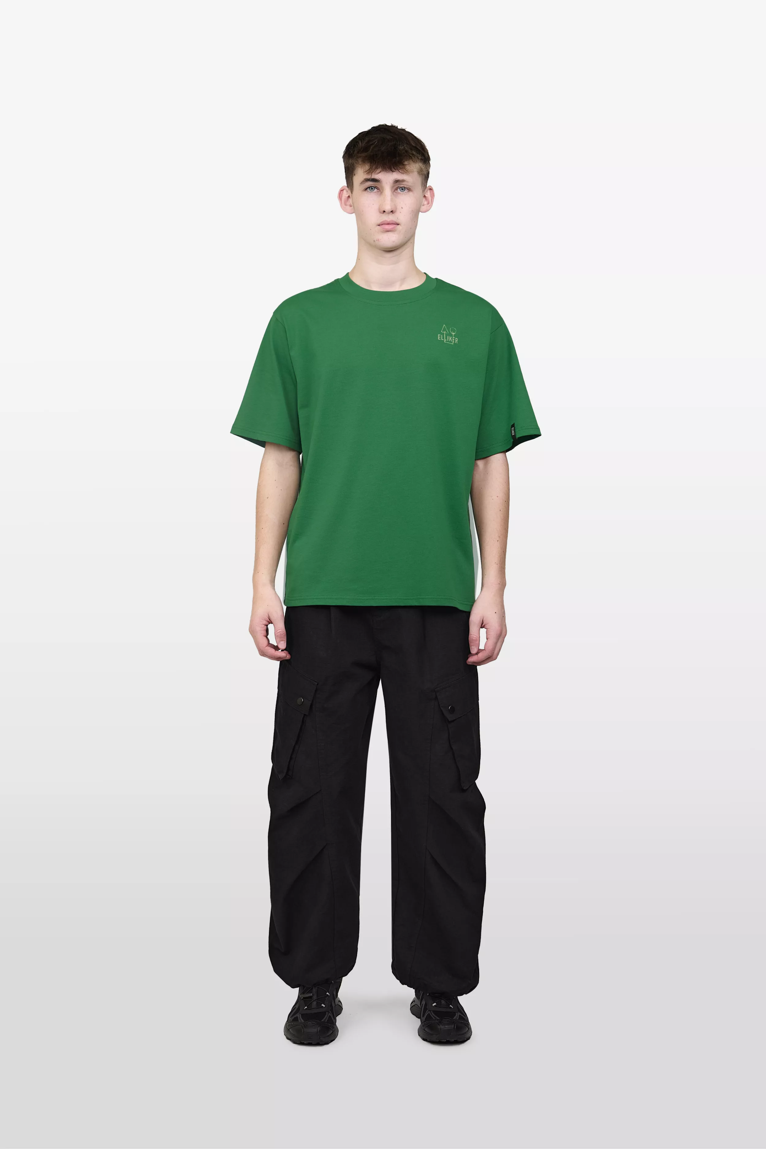 model-(40189-jade-front)-(40194-black-front)