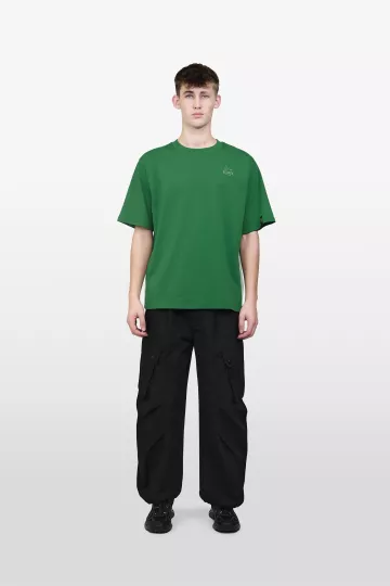 model-(40189-jade-front)-(40194-black-front)