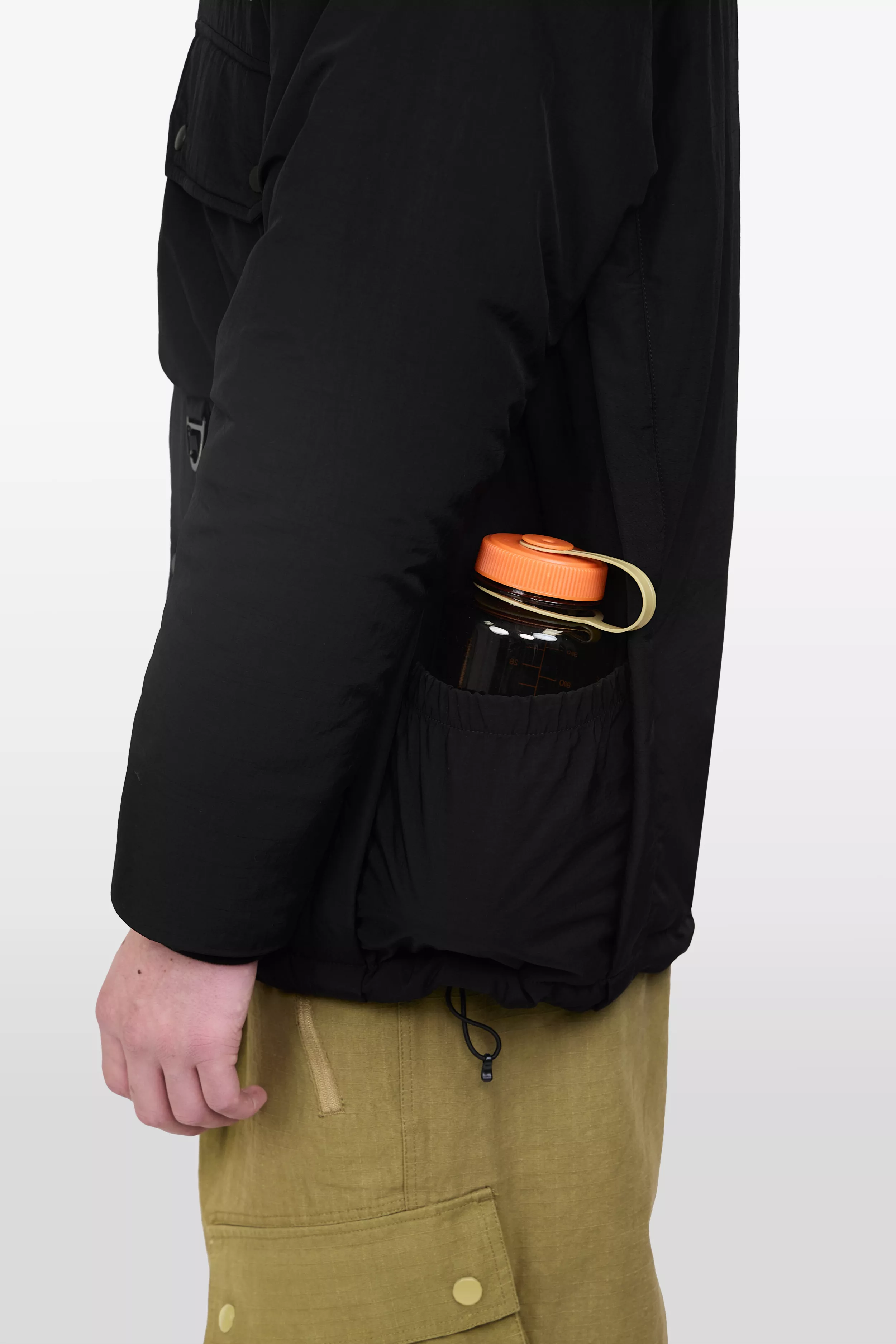model-(40185-black-detail)-(40194-olive-detail)