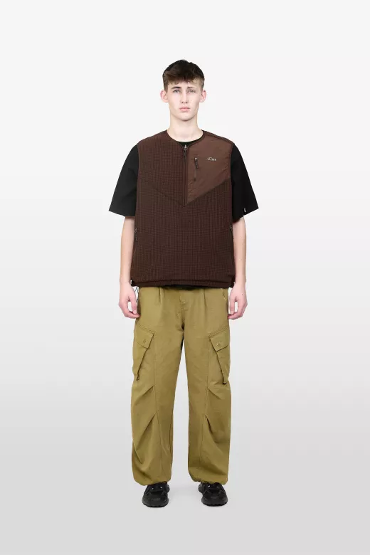40183-dkbrown-front Model