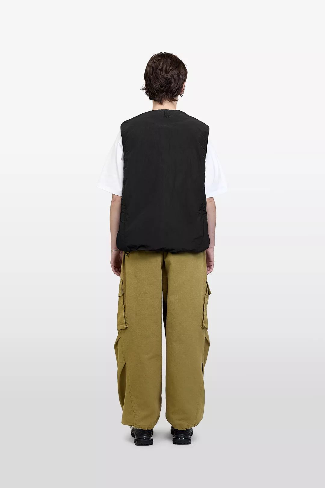 model-(40182-black-back)-(40186-white-back)-(40194-olive-back)
