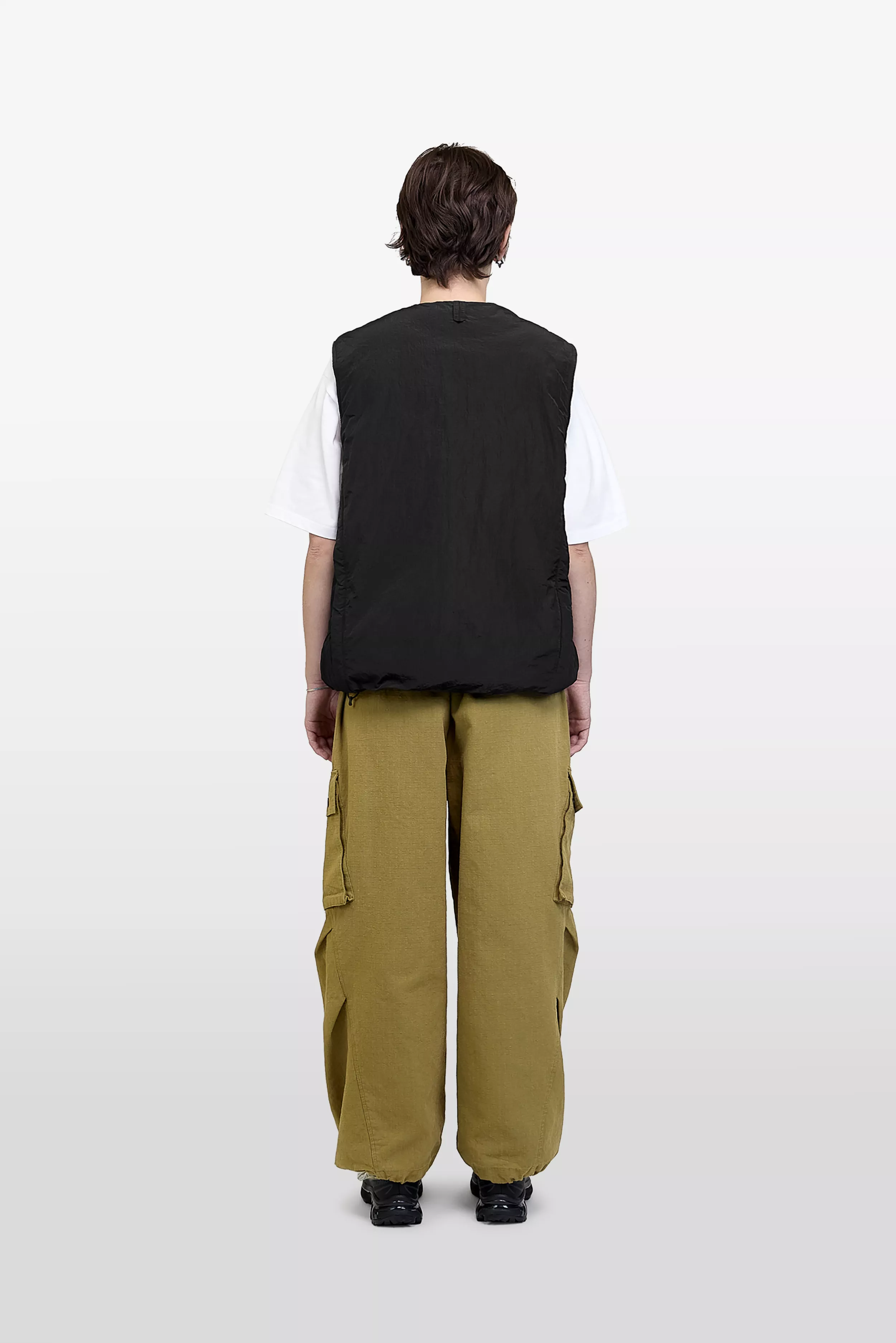 model-(40182-black-back)-(40186-white-back)-(40194-olive-back)