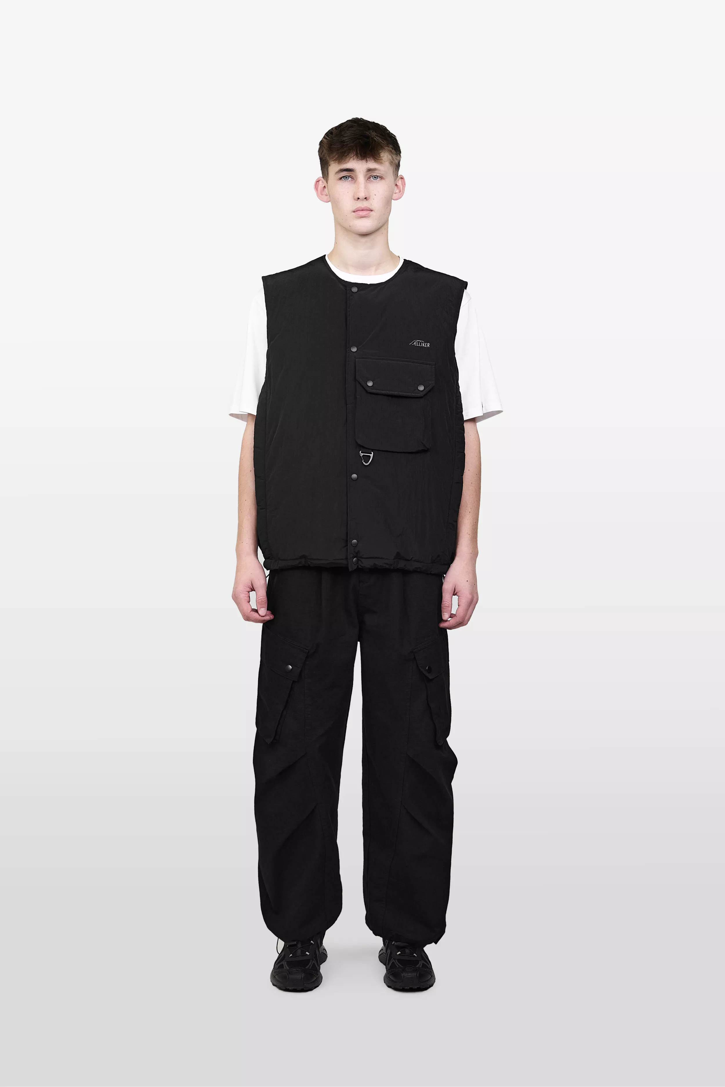 model-(40182-black-front)-(40194-black-front)