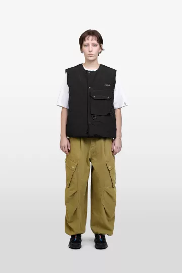 model-(40182-black-front)-(40194-olive-front)