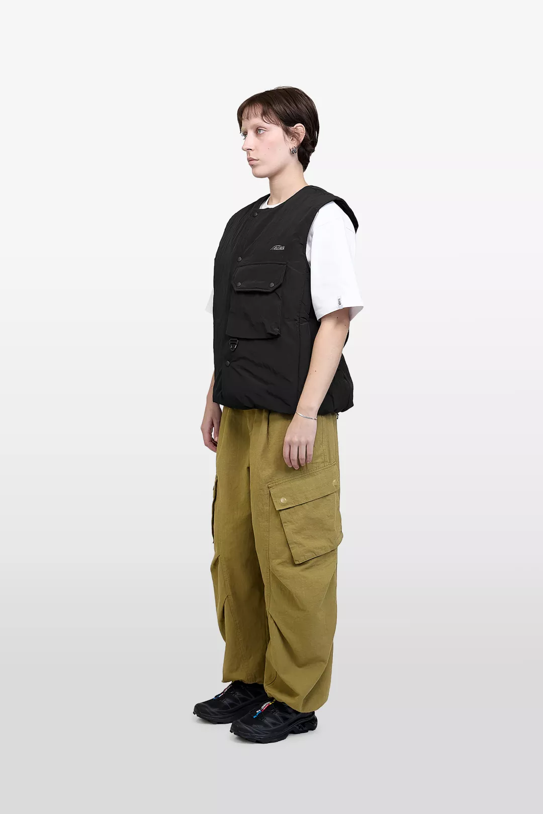 model-(40182-black-side)-(40186-white-side)-(40194-olive-side)