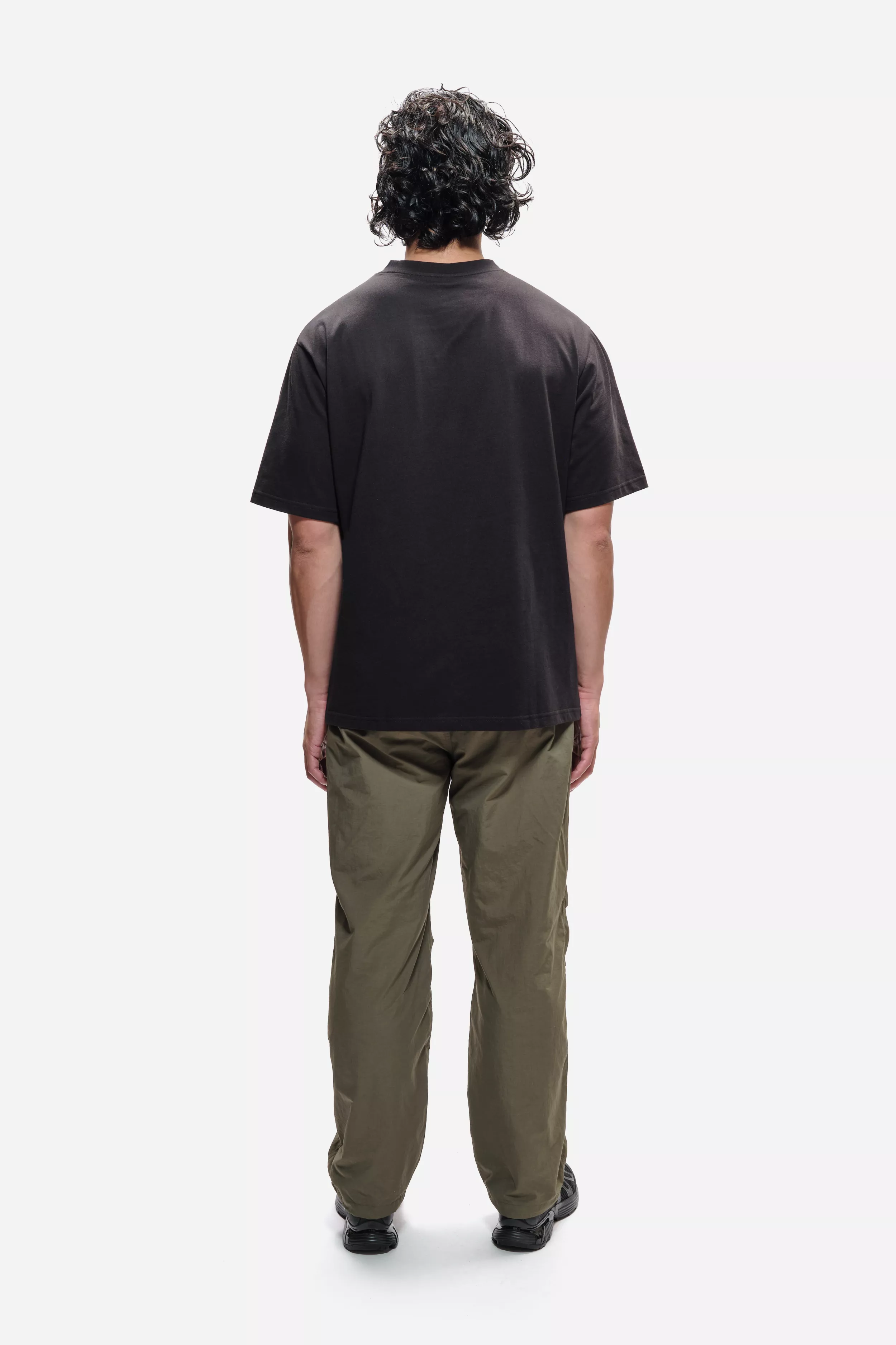 Model: 5'11" / 182cm | Size: L
