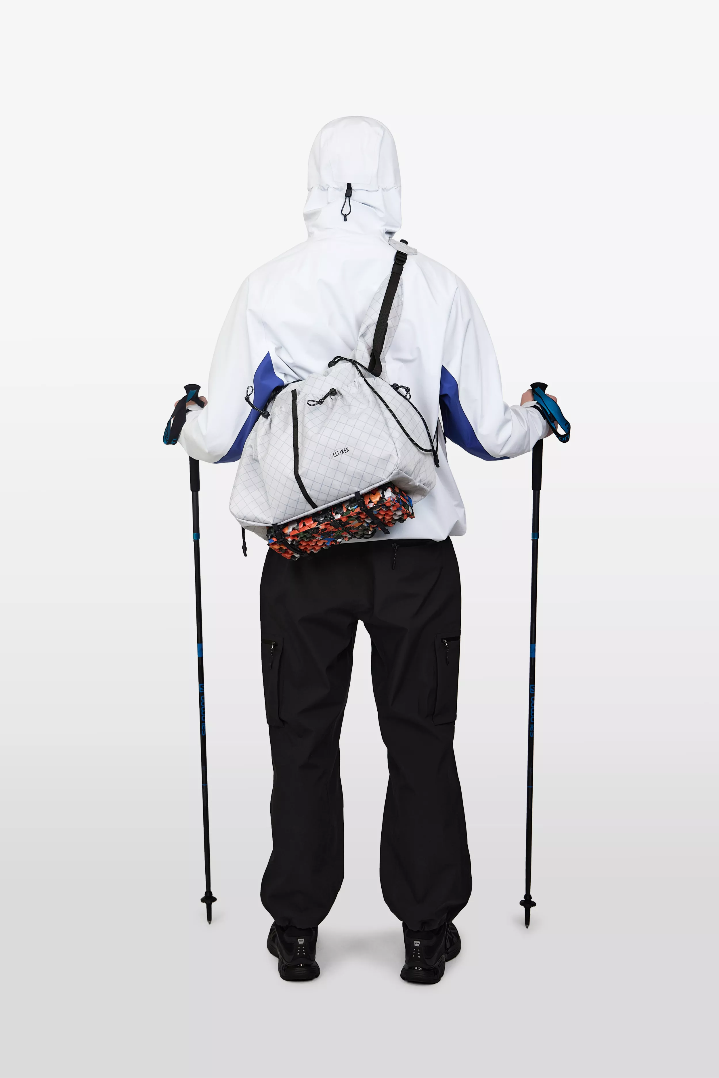 model-(34078-silvbullet-front)-(34084-multi-detail)-(40180-offwht-back)-(40134-black-back)