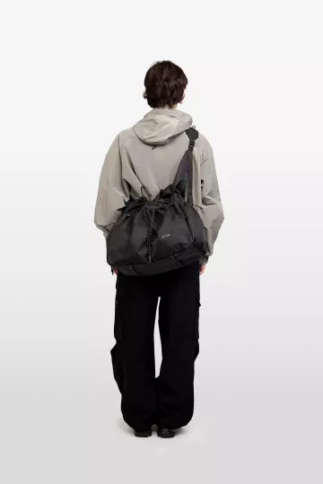 model-(34078-black-front)-(40195-stone-back)-(40194-black-back)