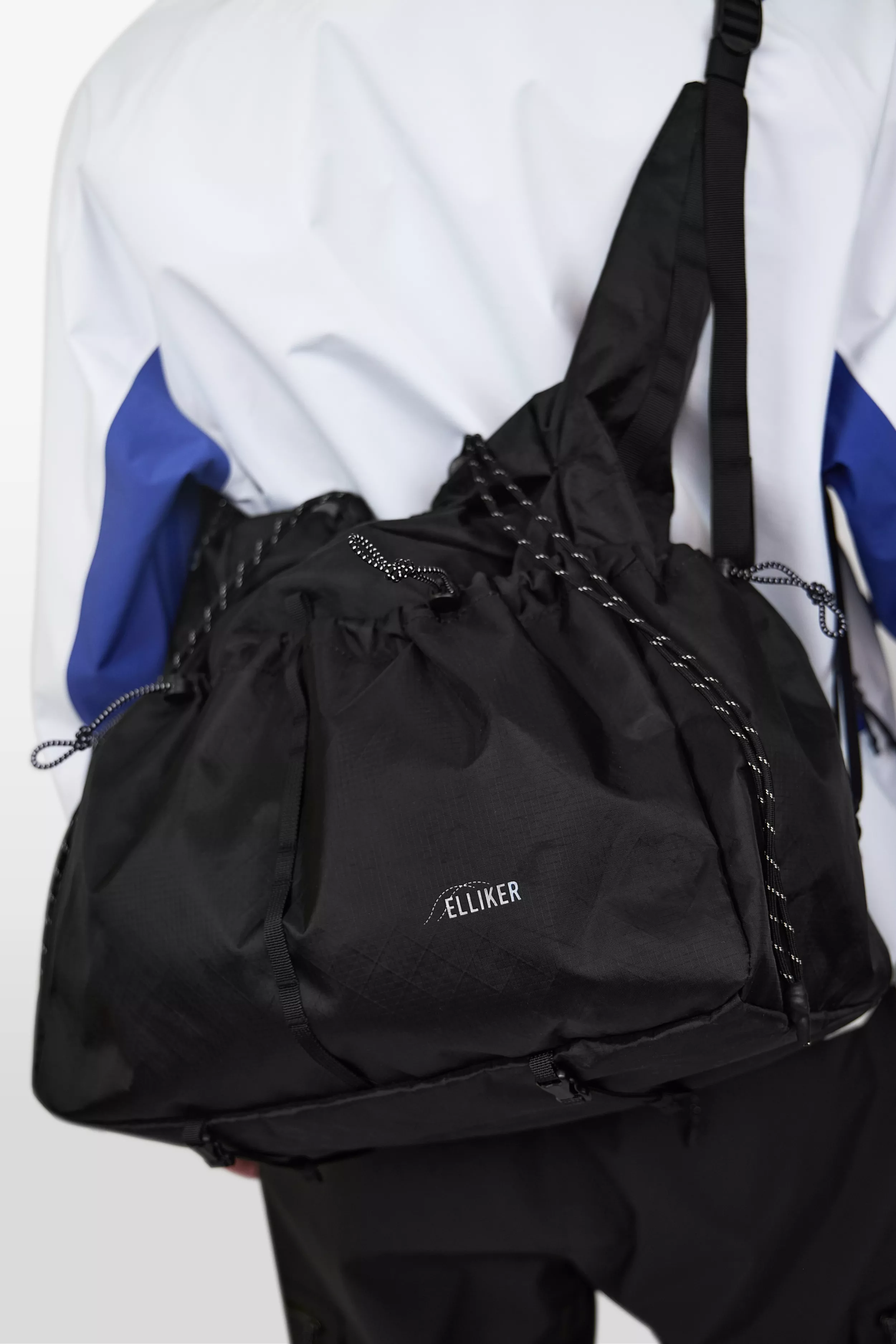 model-(34078-black-side)-(40180-offwht-back)-(40134-black-back)