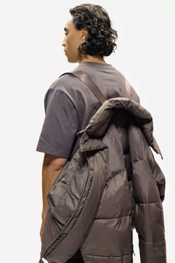 Model: 5'11" / 182cm | Size: L