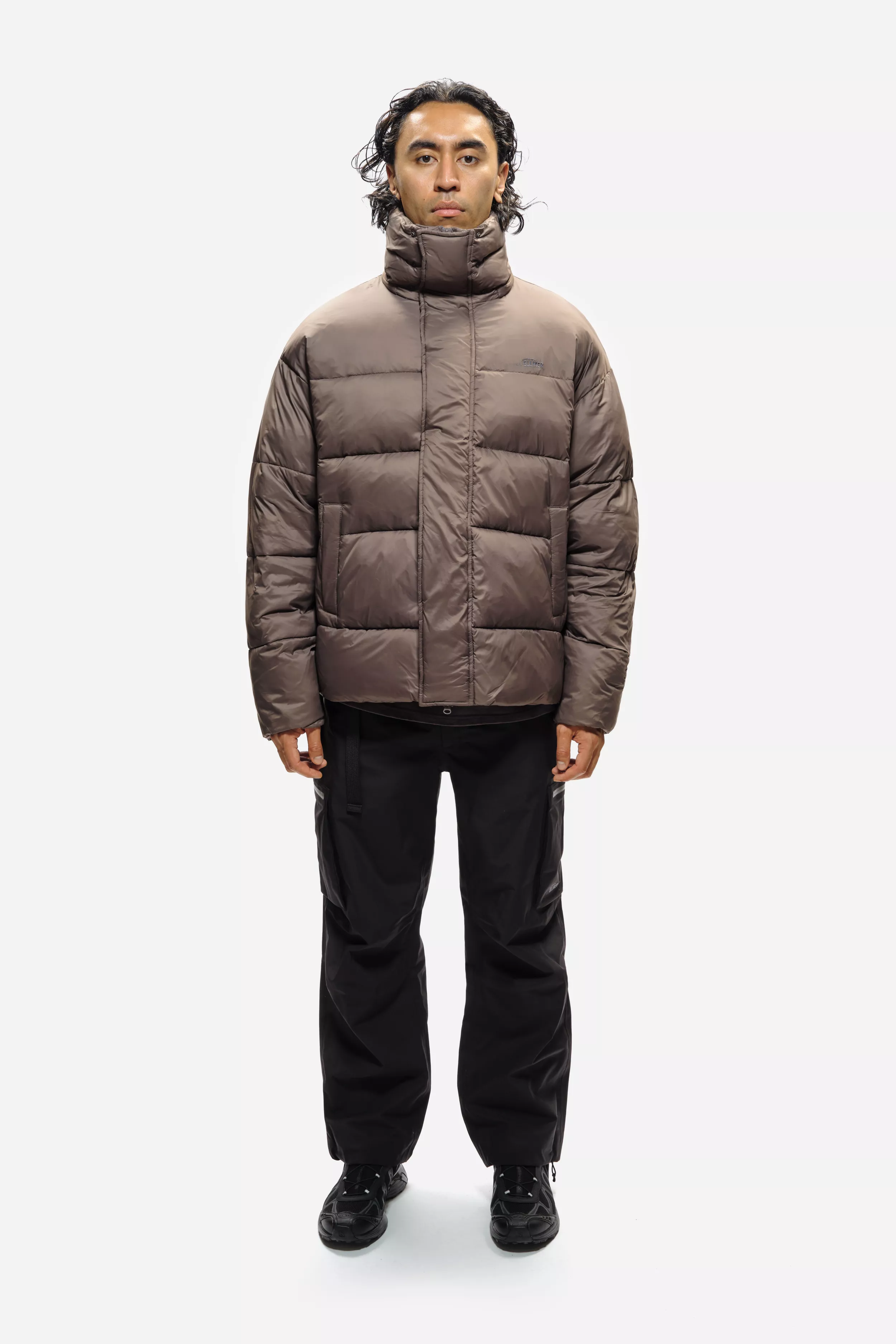 Model: 5'11" / 182cm | Size: L