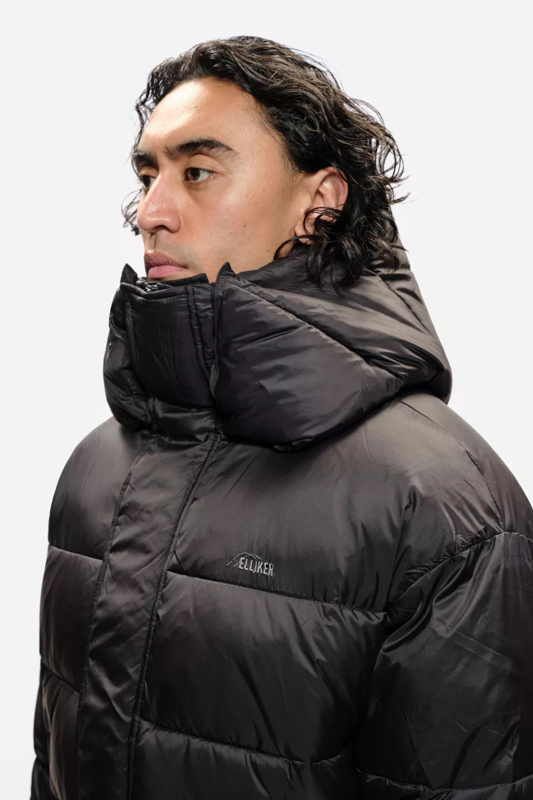 Model: 5'11" / 182cm | Size: L