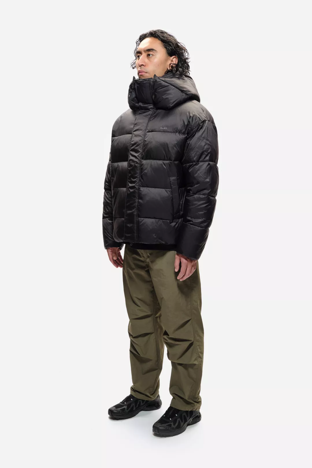 Model: 5'11" / 182cm | Size: L