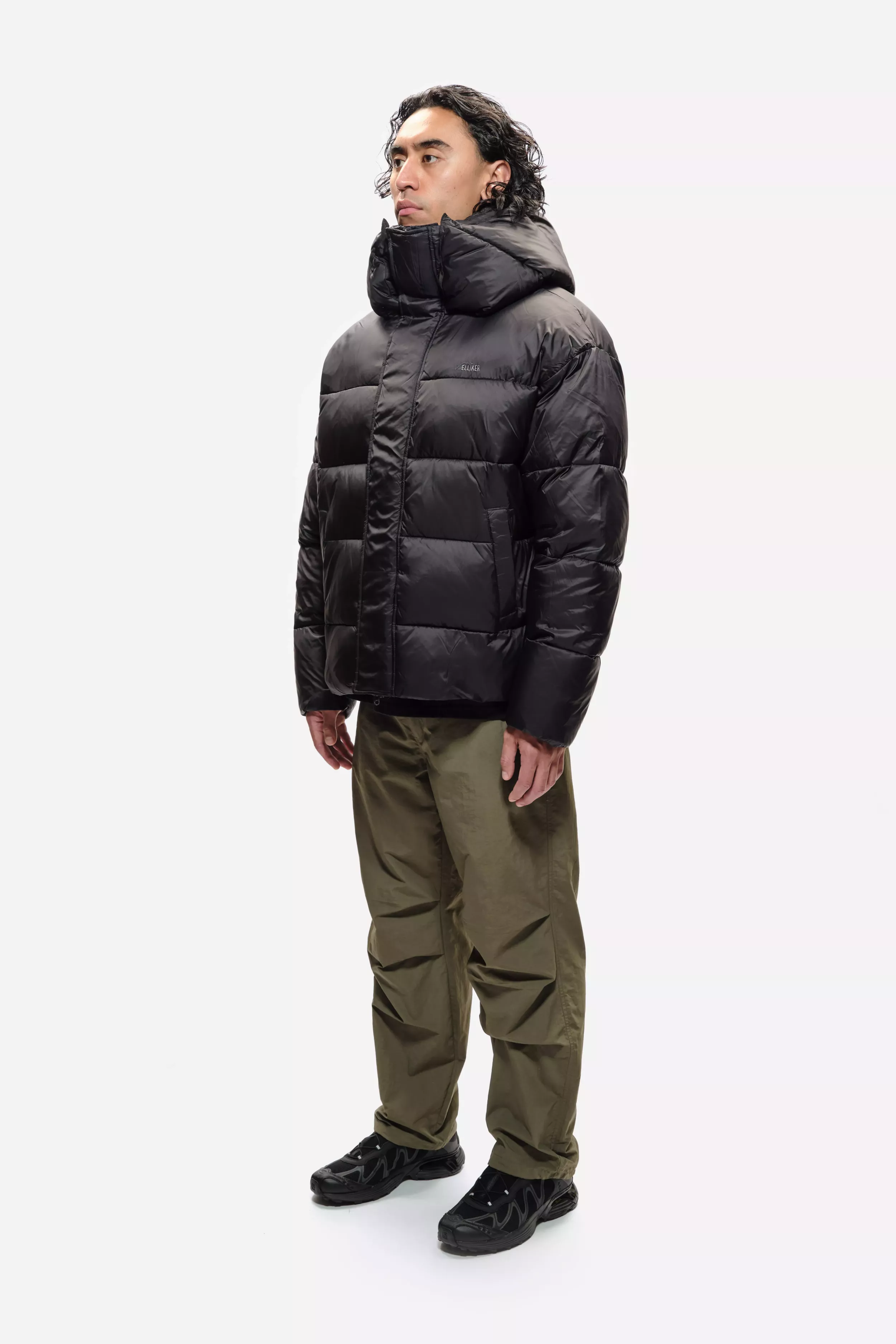 Model: 5'11" / 182cm | Size: L