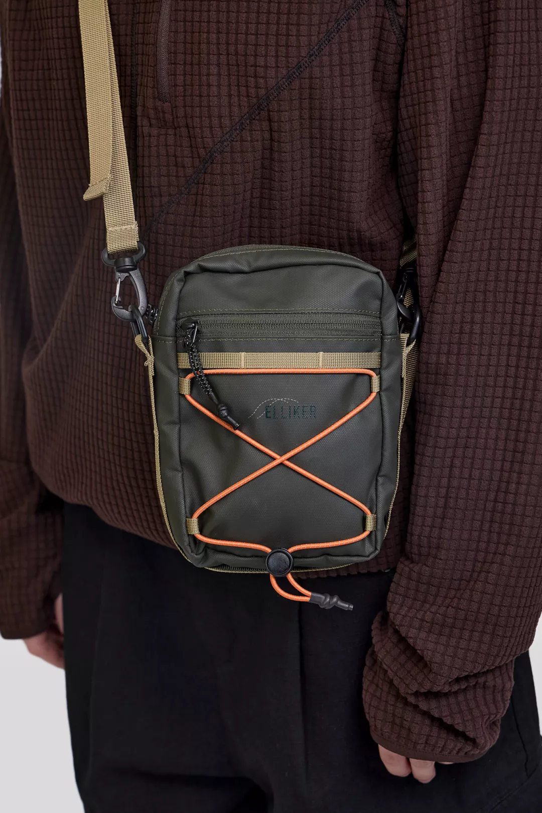 model-(34014-darkgreen-front)-(40171-dkbrown-detail)-(40194-black-detail)