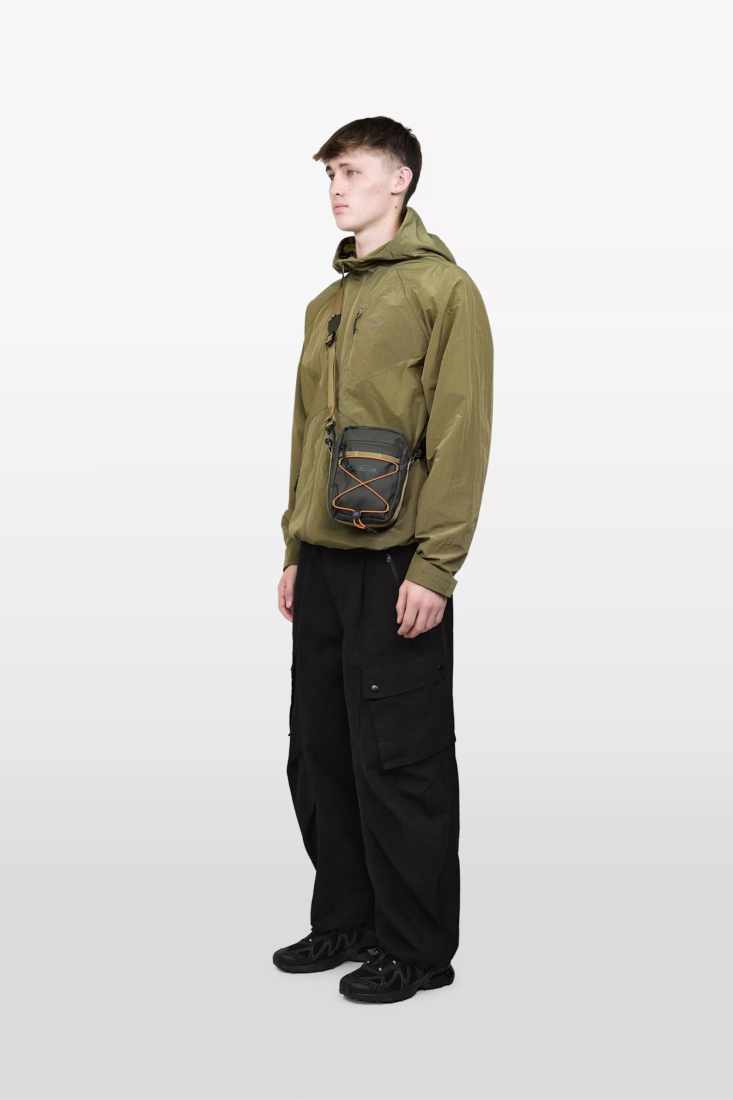 model-(34014-darkgreen-front)-(40195-olive-side)-(40194-black-side)