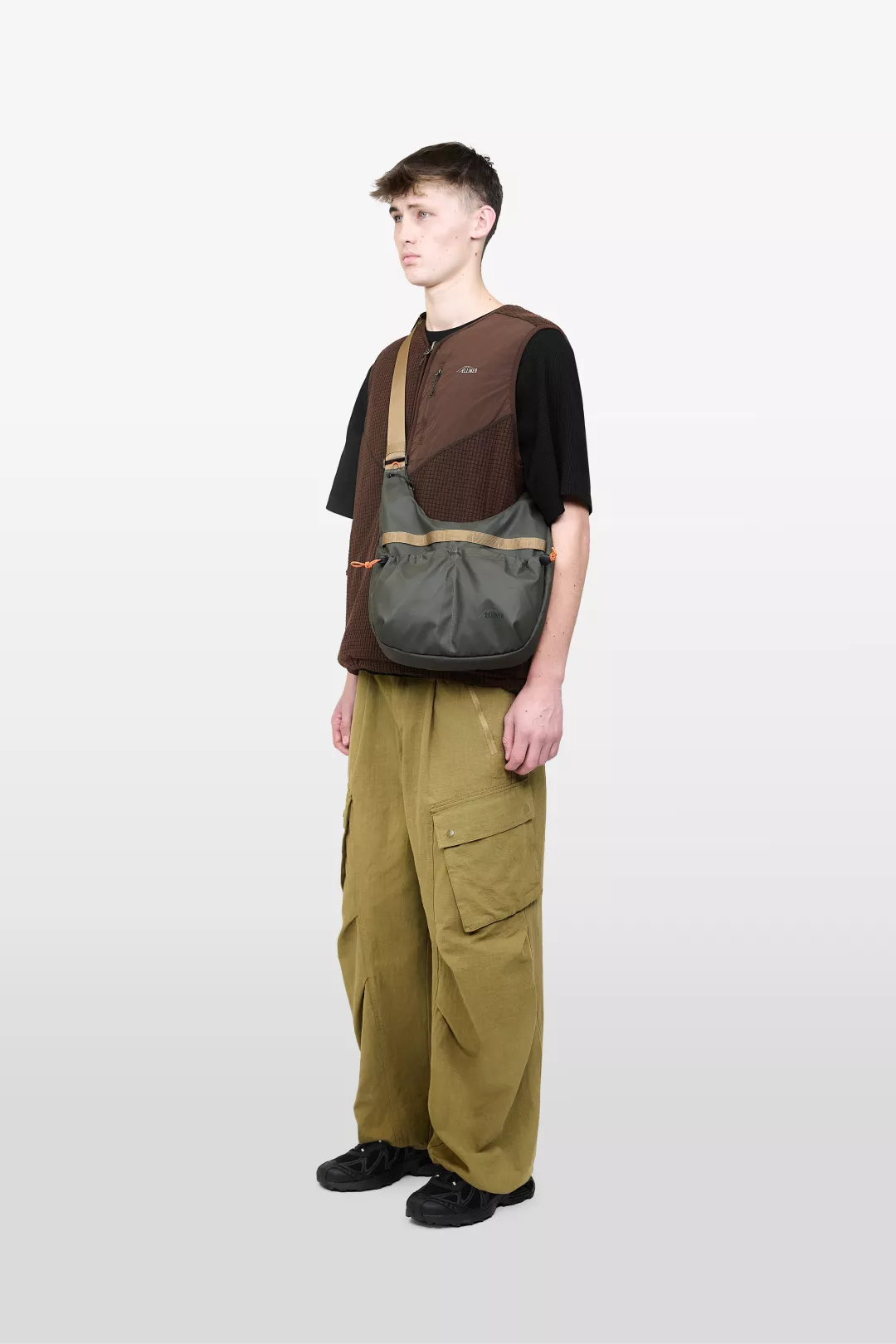 model-(34001-darkgreen-front)-(40183-dkbrown-side)-(40194-olive-side)