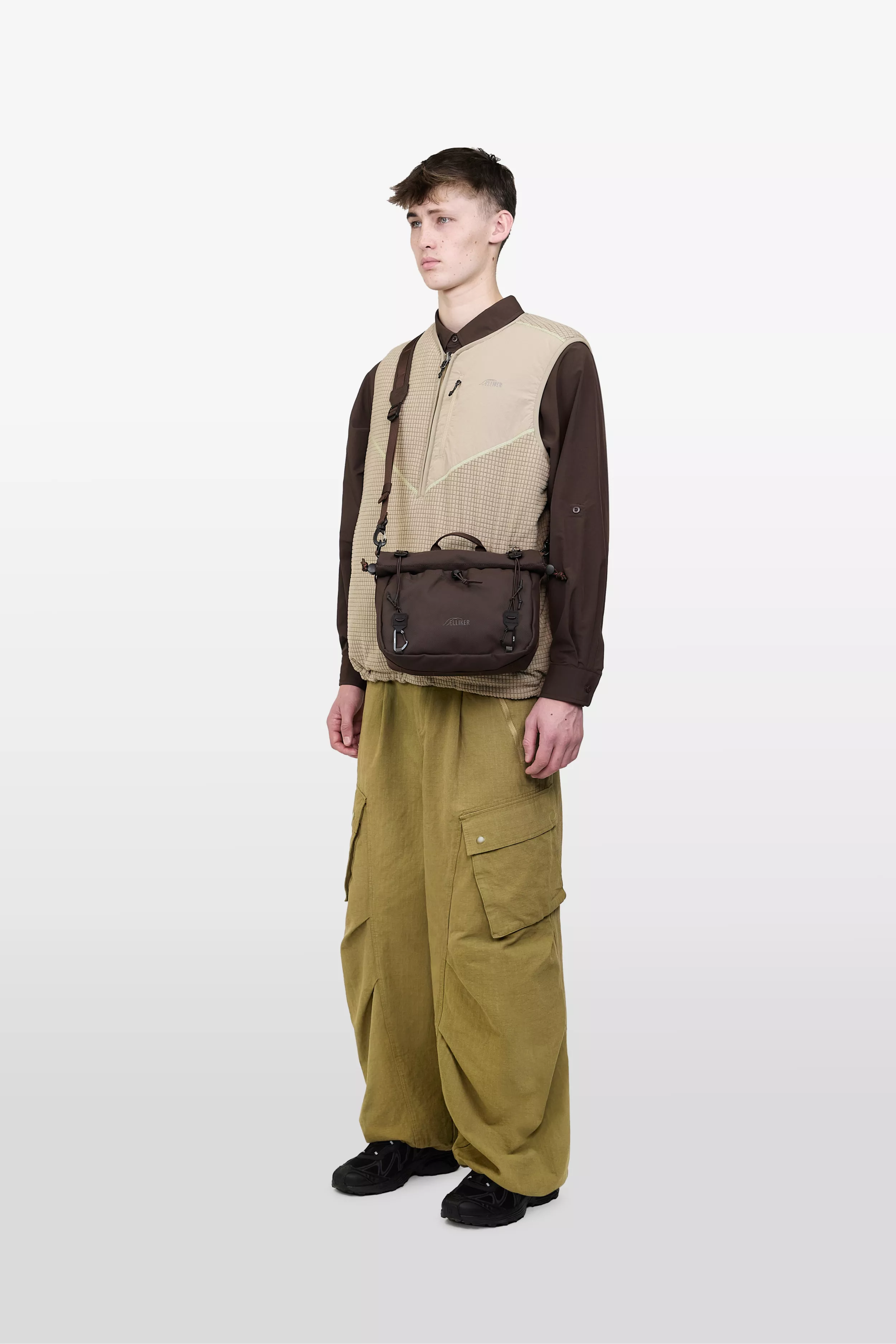 model-(34062-darkbrown-front)-(40169-dkbrown-side)-(40183-taupe-side)-(40194-olive-side)