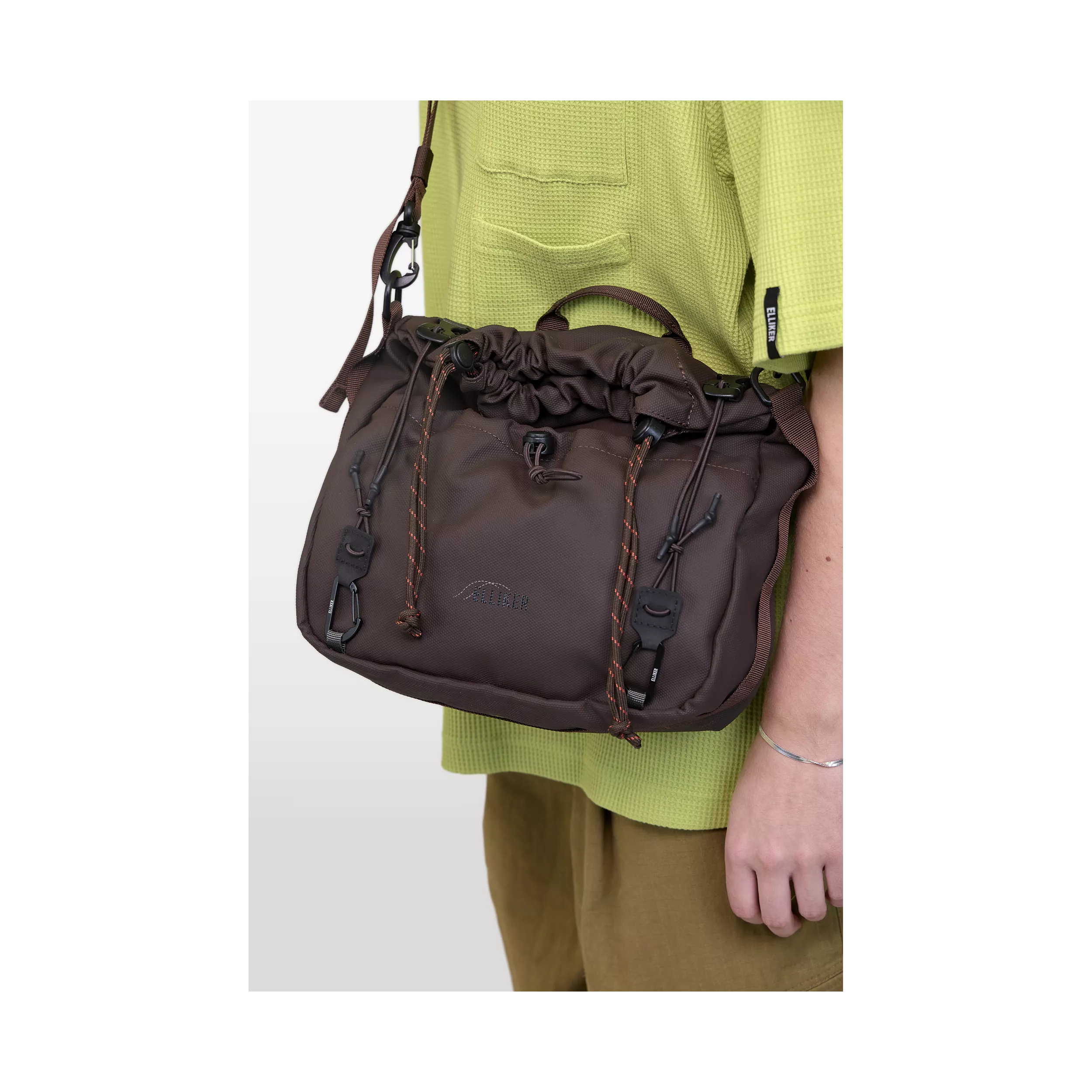 model-(34062-darkbrown-front)-(40187-green-side)-(40194-olive-detail)