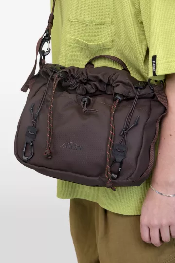 model-(34062-darkbrown-front)-(40187-green-side)-(40194-olive-detail)