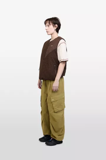 model-(40183-dkbrown-side)-(40181-ashgrey-side)-(40194-olive-side)