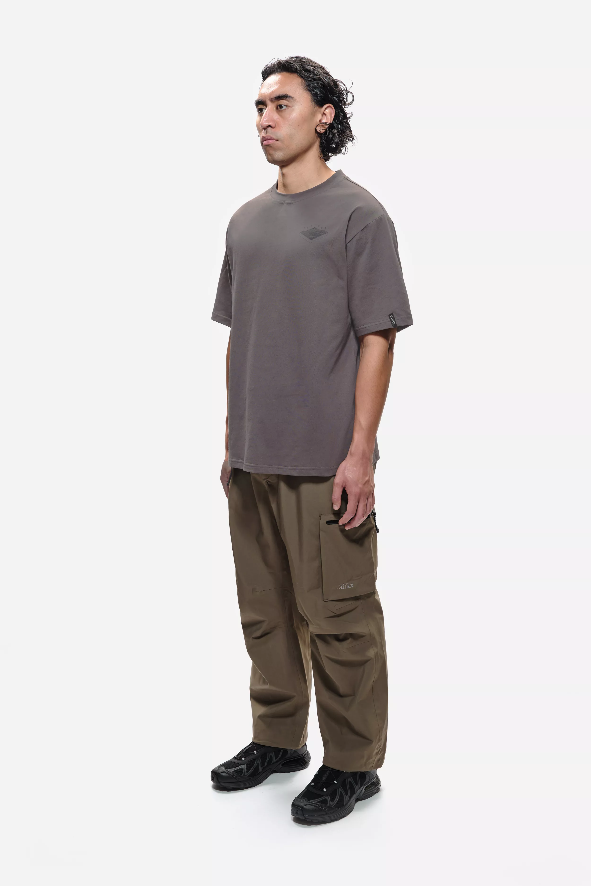Model: 5'11" / 182cm | Size: L