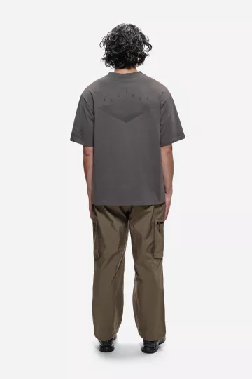 Model: 5'11" / 182cm | Size: L