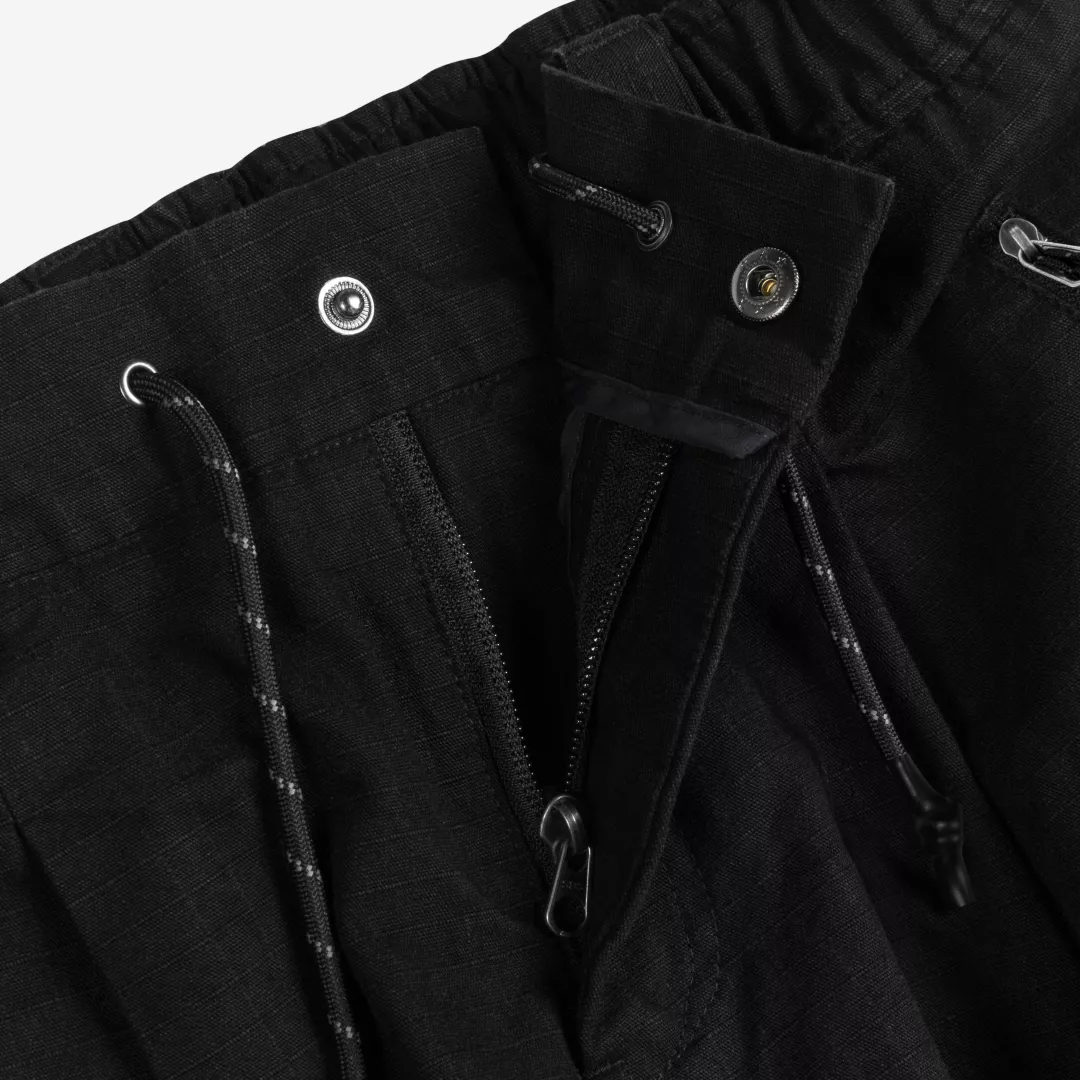 40194-black-detail-2