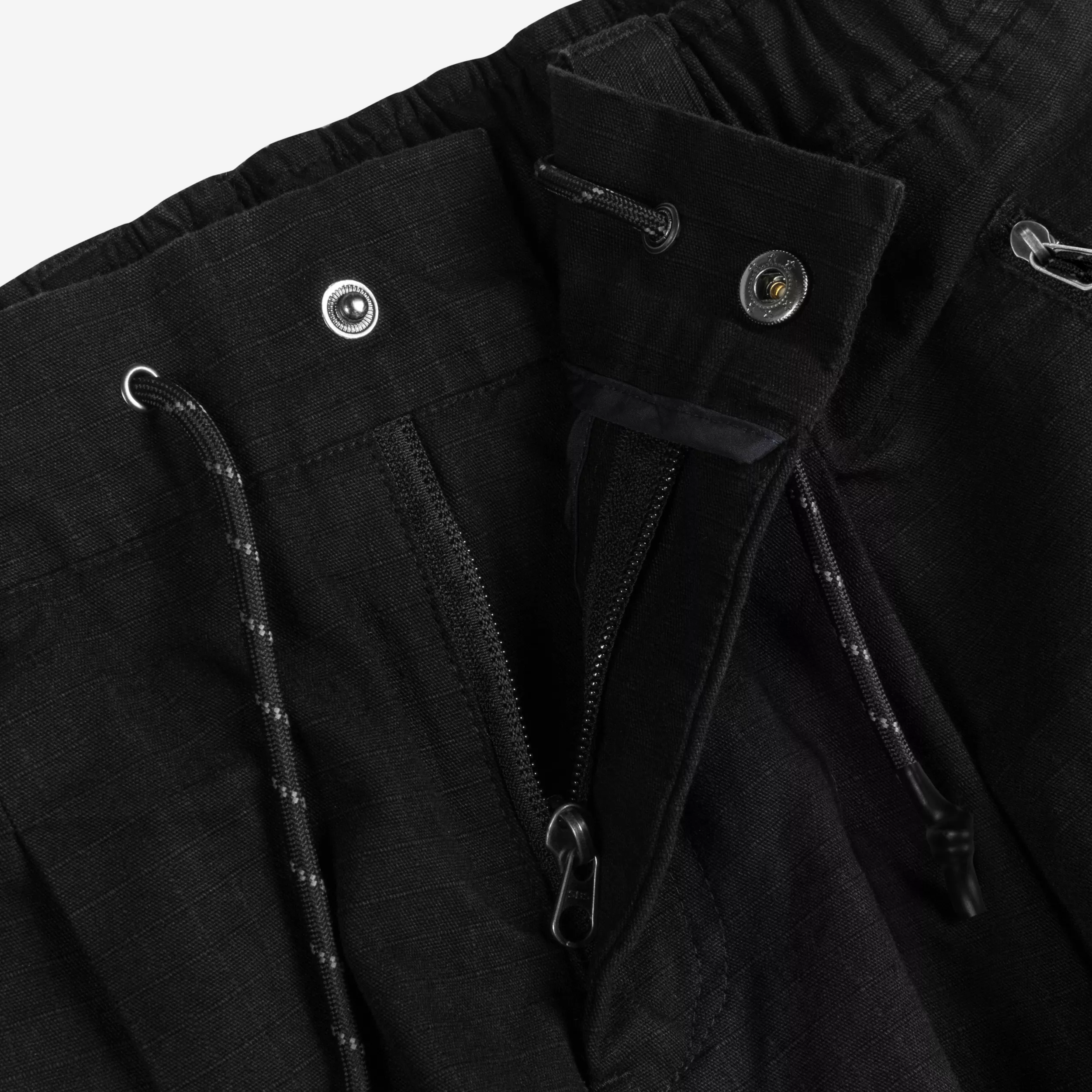 40194-black-detail-2