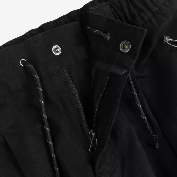 40194-black-detail-2